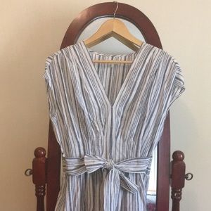 Max Studio small women’s linen-blend high-low midi dress with pockets!